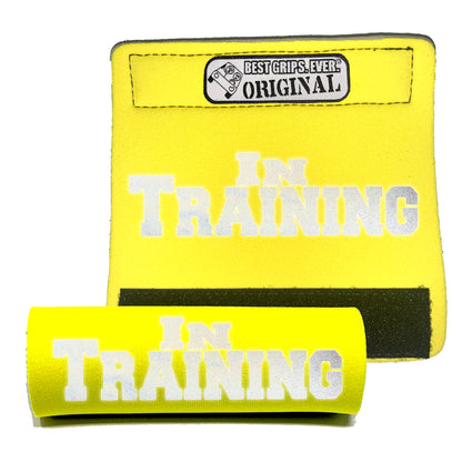 BEST GRIPS. EVER.® leash grip in black featuring HI-VIS IN TRAINING Grip, designed to improve comfort, control, and safety during dog walks.