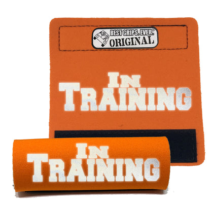 BEST GRIPS. EVER.® leash grip in black featuring HI-VIS IN TRAINING Grip, designed to improve comfort, control, and safety during dog walks.