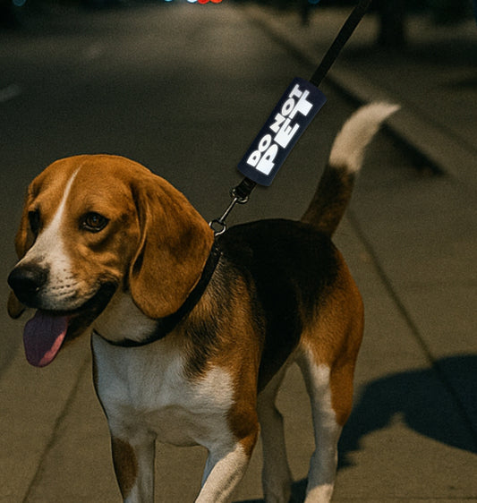 BEST GRIPS. EVER.® leash grip featuring HI-VIS DO NOT PET Grip, designed to improve comfort, control, and safety during dog walks.